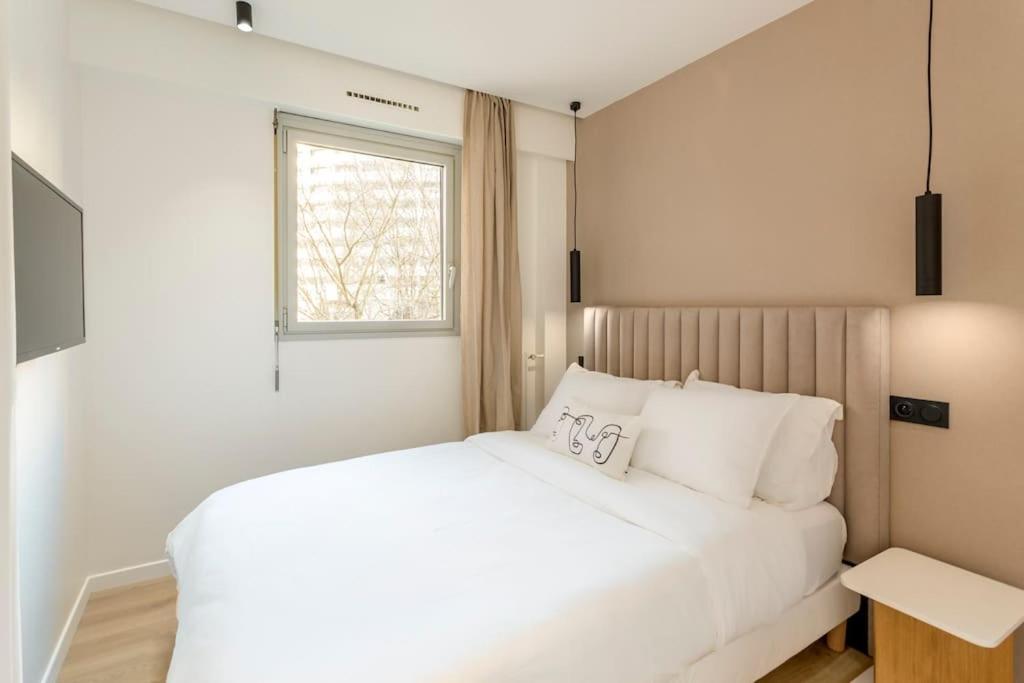 Luxurious 3 Min Walk From Eiffel Tower Apartment Париж Екстериор снимка