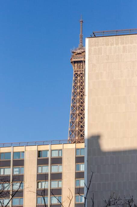 Luxurious 3 Min Walk From Eiffel Tower Apartment Париж Екстериор снимка