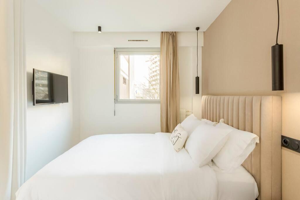 Luxurious 3 Min Walk From Eiffel Tower Apartment Париж Екстериор снимка